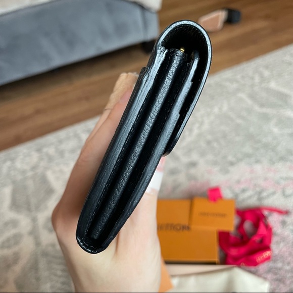 Authentic Louis Vuitton black monogram empriente leather Sarah wallet - Picture 7 of 15
